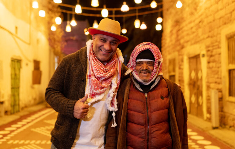 Russell Peters leaves Saudi crowd in tears of laughter