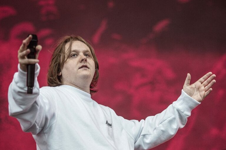 Scottish star Lewis Capaldi heads back to the UAE for first Dubai concert