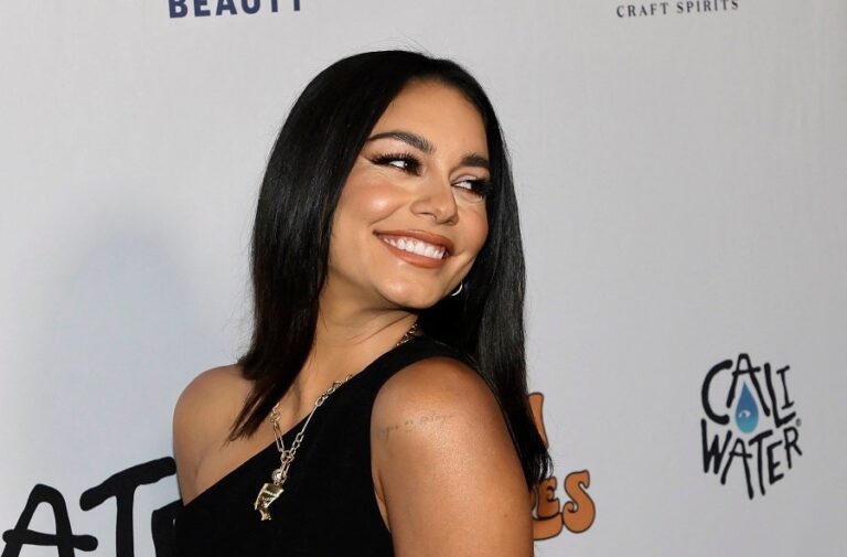 Actress Vanessa Hudgens shows off Arab-inspired jewelry