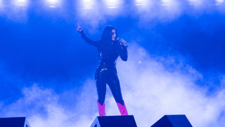 Lebanese divas Elissa, Haifa Wehbe thrill audience in Riyadh